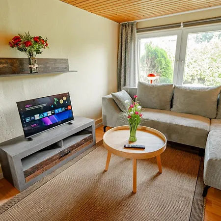 Winterruhe Am See, Mit Gemuetlichem Abendfeuer, Purer & Einem Warmen Kachelofen In Omas Luetter Obstbutze Lübstorf