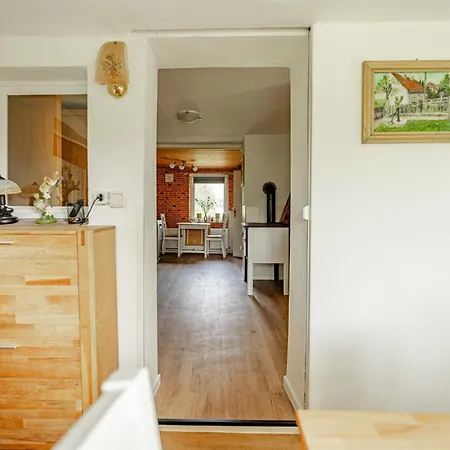 Winterruhe Am See, Mit Gemuetlichem Abendfeuer, Purer & Einem Warmen Kachelofen In Omas Luetter Obstbutze Lübstorf