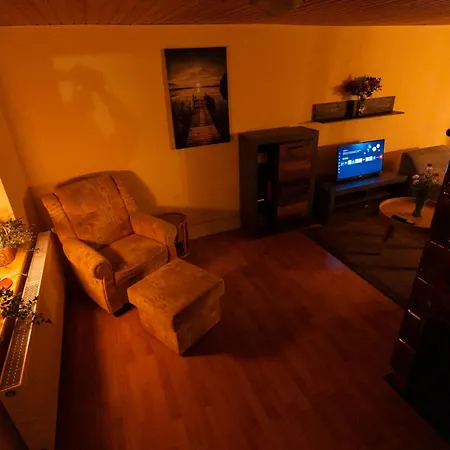 Appartamento Winterruhe Am See, Mit Gemuetlichem Abendfeuer, Purer & Einem Warmen Kachelofen In Omas Luetter Obstbutze Lübstorf