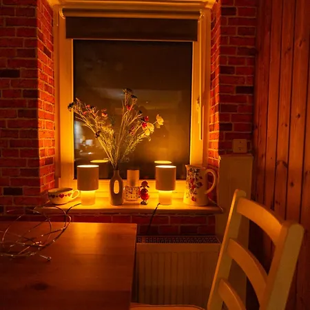 Winterruhe Am See, Mit Gemuetlichem Abendfeuer, Purer & Einem Warmen Kachelofen In Omas Luetter Obstbutze Lübstorf