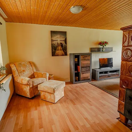 Winterruhe Am See, Mit Gemuetlichem Abendfeuer, Purer & Einem Warmen Kachelofen In Omas Luetter Obstbutze アパート