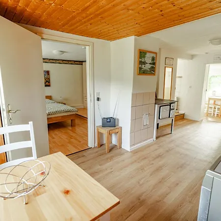 Apartament Traeumen Unter Baeumen - Omas Luette Obstbutze Am