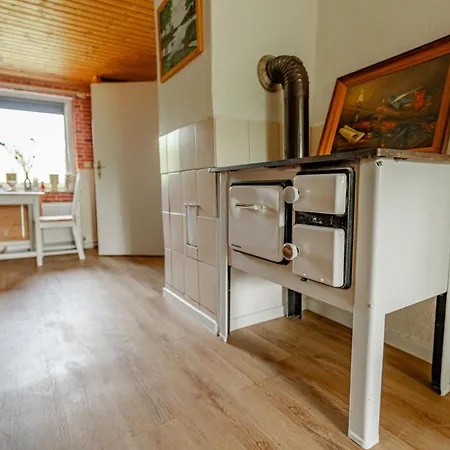 Appartamento Winterruhe Am See, Mit Gemuetlichem Abendfeuer, Purer & Einem Warmen Kachelofen In Omas Luetter Obstbutze Lübstorf