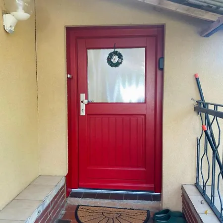 Winterruhe Am See, Mit Gemuetlichem Abendfeuer, Purer & Einem Warmen Kachelofen In Omas Luetter Obstbutze Lübstorf