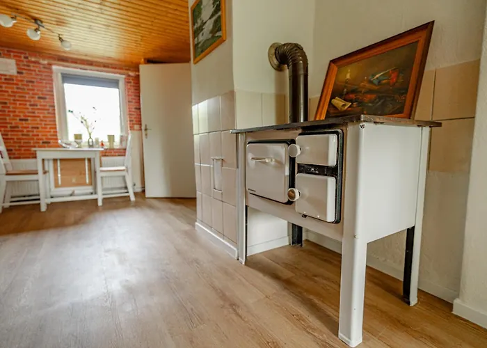 Daire Traeumen Unter Baeumen - Omas Luette Obstbutze Am Lübstorf