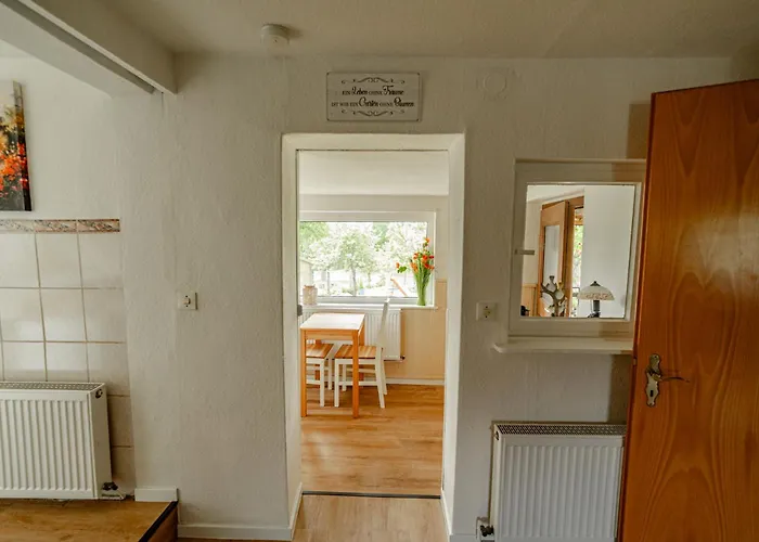 Daire Traeumen Unter Baeumen - Omas Luette Obstbutze Am Lübstorf